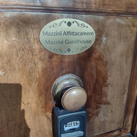 Mazzini Affittacamere Виареджо Экстерьер фото
