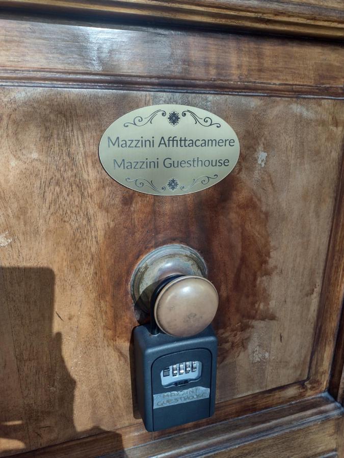 Mazzini Affittacamere Виареджо Экстерьер фото